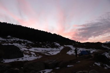 It feels exhilarating witnessing such a stunning view. @focal_ab #naturephotography #landscapephotography #nature #camping #incredibleindia…