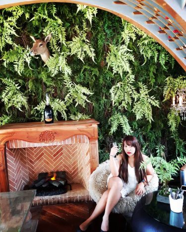 Care to take a sip with me? #wine #frenchinterior #architecture #parisienne #vampirediaries #50shadesofgrey #aura&hellip;