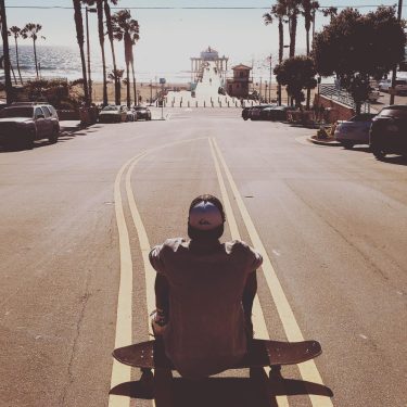 Le calme avant la tempête⏳ #quiksilver #surf #skate #california #travelphotography #beach #sun #manhattanbeach #view…