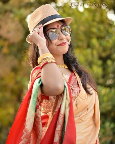 New Generation Bong Traditional and Modern Nikon D5200, 50mm #outdoorportraits #portraitphotography #traditional #bong #bengaligirl…