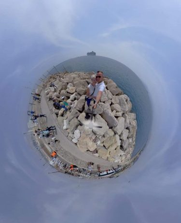 Z mężem też musi być fota #cannes #france #msccruise #cruise #ship #myhusband #littleplanet #huwaweicv360…
