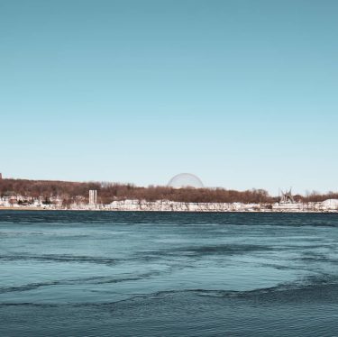 What I’d give to be near water again. . . . . #montreal #blue…