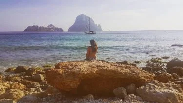 La isla . . . . . #holidays #blog #ibiza #vacances #eivissa #travelling #vacaciones…