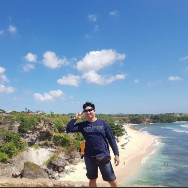 “???? smile” #beach #sulubanbeach #bluepointbeach #balanganbeach #melastibeach #waterblow #nusadua #kutabeach #legianbali #bali #traveling #adventure&hellip;
