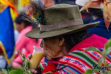 A la sombra de un hombre célebre, hay siempre una mujer que sufre