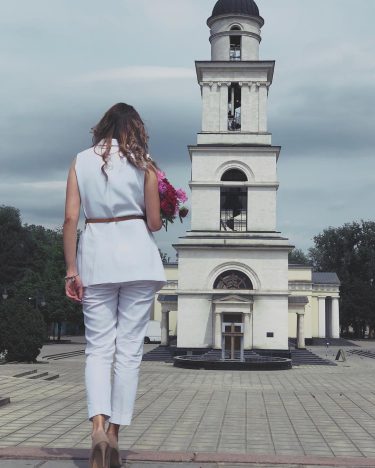 Summer vibes #nativity #cathedral #chisinau #towncenter #moldova #bnesimppl #instagramdemoldovean #may #mood #travelphotography #traveltheworld #travelwithme&hellip;