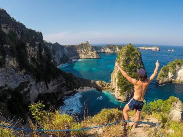 Last day in paradise – Langkawi bound ️ #harrybartlett #posey #lendmeyourshorts #nocash #ped #nusa&hellip;