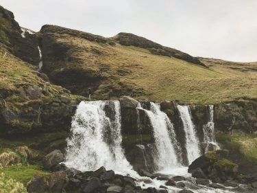 Islandia. Creo que Islandia debe tener como 14 cascadas por km2 . Al estar&hellip;