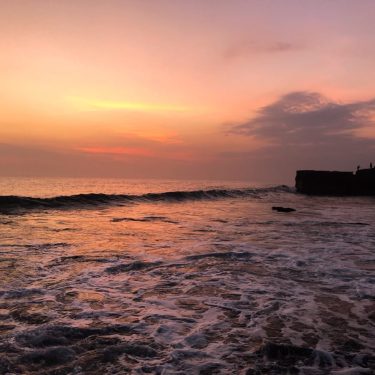 Beauty of a sunset at Tanah Lot this eve #tanahlot #noidont #comeonyouknow #morning #jossstone&hellip;