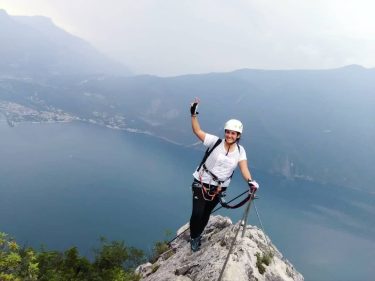 Is not the mountain we conquer, but ourselves #cimacapi #lakegarda #mountain #onthetop #rocks #panorama…