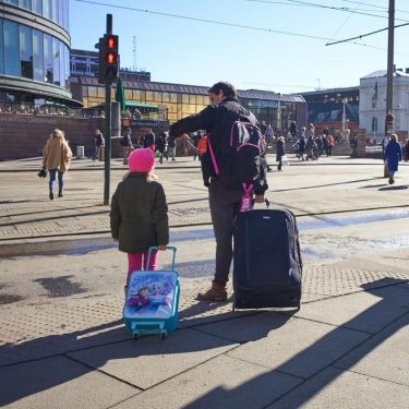 Kick-start the #school #holidays #travel #travelphotography #vacation #parenthood #streetstyle #city #streetphotography #kids #thediscoverer #social…