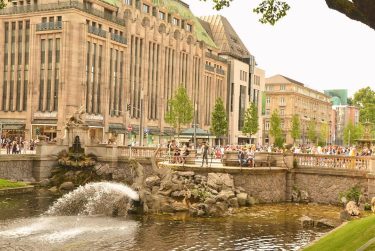 An early summer‘s afternoon on the Königsallee in Düsseldorf. #düsseldorf #mein.duesseldorf #duesseldorf #dusseldorf_de #livelovedüsseldorf…