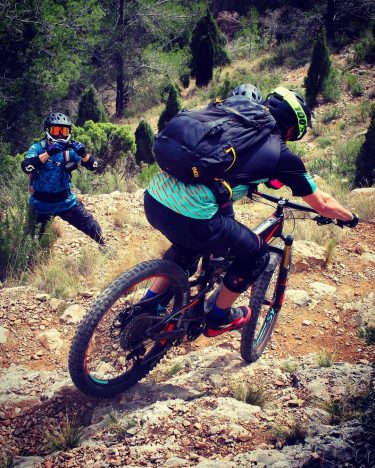 The paparazzi #montanejos #altomijares #allmountain #bikerslalcoia #srslyfun #btt #mtn_bike_geek #mountainbike #enduro #enduromtb #endurobike #endurobtt…
