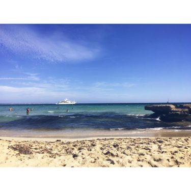 Vitamin Sea ️ #beachday #summervibes #palma #palmademallorca #sea #salty #malle #happylife #travel #travelgram #wanderlust…