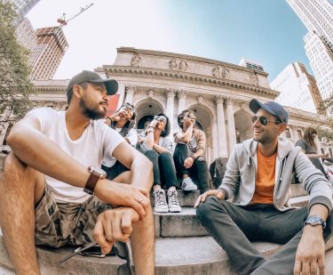 Siempre recordaremos el lugar pero añoraremos más la compañía #nyc #newyork #nypubliclibrary #gopro #labluekombi…
