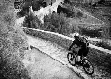Camino a Montanejos #montanejos #altomijares #allmountain #bikerslalcoia #srslyfun #btt #mtn_bike_geek #mountainbike #enduro #enduromtb #endurobike…