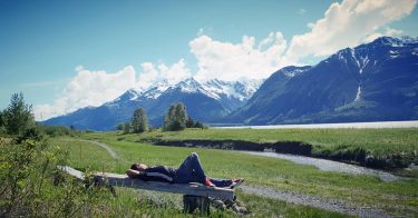 Rebahkan lepaskan semua . . . . . #haines #alaska #travelblogger #traveling #traveler #travellife…