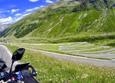 Splügen, Szwajcaria???????? #splugenpass #switzerland #2017 #memories #alps #mountains #motorcycle #twowheels #motorcycletrip #yamaha #mt09tracer #mementomoriclub…