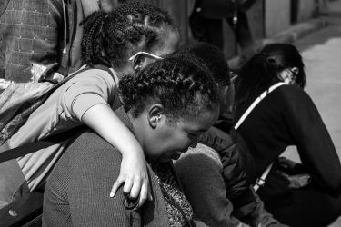 Such a wonderful family #tea_journals #myspc #myspc17 #storyofthestreet #bestofstreet #lensculturestreets #ig_streetpeople #bnw_rose #lovebnw #bnw_city_streetlife…