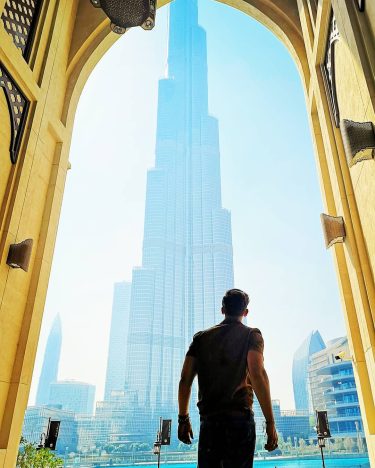 Hello the biggesy one . . . . #dubai #dubai_mall #visitdubai #dubaitravel #mydubai #dubailife&hellip;