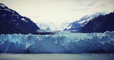 Like a skyscraper . . . . . #glacierbay #alaska #travelblogger #traveling #traveler #travellife…