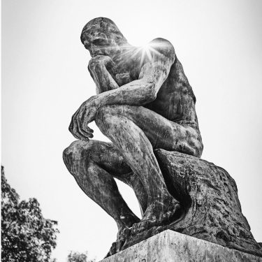 A day #justice recur ️ #paris #travel #travelphotography #monochrome #thinker #streetstyle #city #streetphotography #statue…