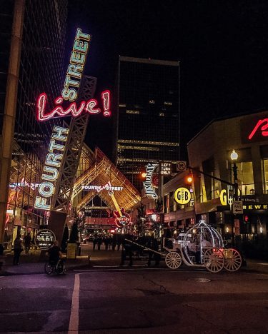 Last stop on the summer #bucketlist : Louisville, KY home of the derby. The…