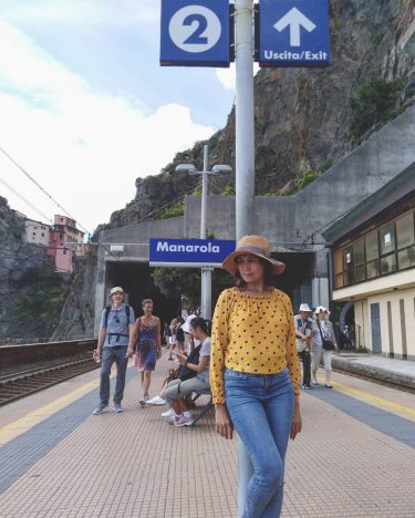 Sunny day. #Iamtb #fashiontraveller #fashiontravelmagazine #fashiongram #traveller #travelgram #travelling #travelblogger #travelphotography #travelworld #placetogo #aroundtheworld…