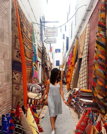 Which one? Ones? • • • • • • #carpet #moroccan #moroccancarpet #color #colorful…