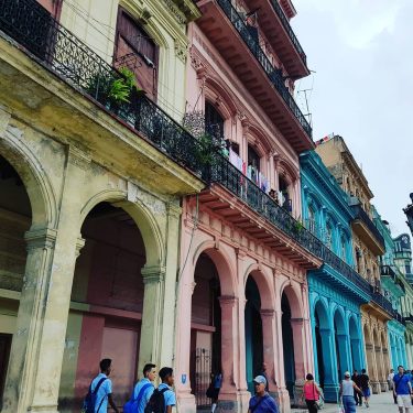 City of colour ???? #caribbean #caribbeanlife #paradise #paradiseisland #roadtrip #wanderlust #globetrotter #luxury #hiddentreasures #hiddenwonders…