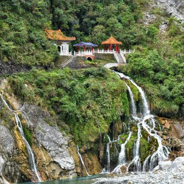 Still pulling out old pics until I can travel again #taroko #Taiwan #hualien #waterfall…