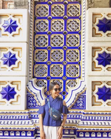 #blue #white . . . Senada & seirama. Terlalu suka sama arsitektur bangunan ini!…
