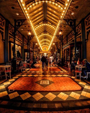 ‘City of Lights’ #lavillelumiere #bnesimppl