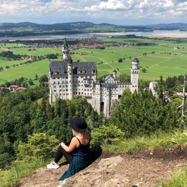 #neuschwanstein #schlossneuschwanstein #schloss #castleneuschwanstein #bayern #panorama #nofiter #travel #travelphotography #traveldiary_aroundtheworld #travelrepost #iamtb #traveldestinations_ig #sheisnotlost…