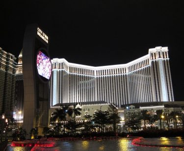 City of Dreams Macau ???????? #throwback #cityofdreams #macau #travel #wanderlust #city #citylights #nightlights #cityview…