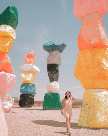 Vegas rocks . #lasvegas #sevenmagicmountains #colors #usa #JNUSAroadtrip #bnesimppl