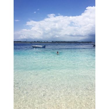 Ich hätte gerne ein freiwilliges soziales Strandjahr #takemeback #balilife #gilitrawangan #giliislands #lombok #bali #indonesia…