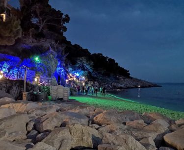 Makarska, Chorwacja???????? #makarska #makarskariviera #croatia #2018 #adriaticsea #thebestplaceintheworld #holidays #trip #triplovers #travelers #lovetravel #trojewpodrozy…