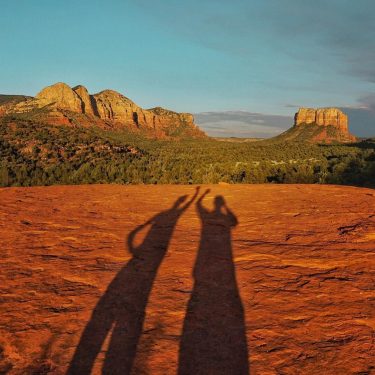 Saying goodbye to Sedona . . . . . #arizona #roadtrip #desert #sedona #sunset…