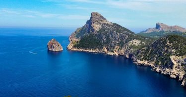 Мыс Форментор . . #capdeformentor #formentormallorca #unlimitedmallorca #mallorcagram #majorca #map_of_europe #mallorca #balearsislands #spain_in_pictures #spain…