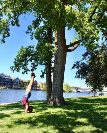 The Brazilian yogini @izabellafajardo_yoga????‍️ by the Fox River ️ . : ©BigDigitalArt 2018 #bnesimppl…