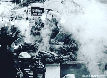 A morning market at Seoul, South Korea. Can you feel temperature? I tell you…