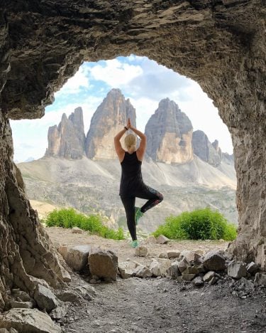 Time for Yoga ????‍️ #südtirol #südtirolerleben #italien #dreizinnen #trecimedilavaredo #atemberaubend #travel #travelphotography #traveldiary_aroundtheworld #travelrepost…
