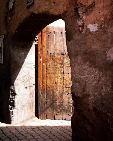 #old #door #wood #souks #people #streets #streetphotography #love #travel #trip #vacation #summer #marrakech #marokko…