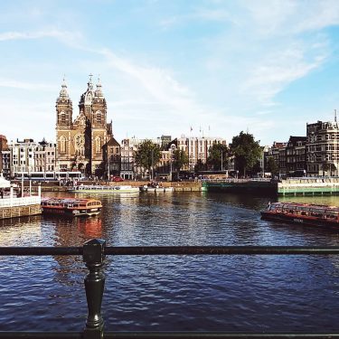 The Canal #amsterdam #netherlands #cityscape #cityphotography #travelphotography #traveldestination #beautifulcity #tourism #travelblogger #latepost #bnesimppl