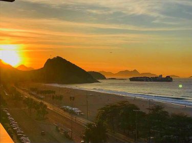 ‍️ Bom dia ️ #rj #copacabana #beach #sun #funny #vacation #travel #travellover #lovetravel #cuiaba…