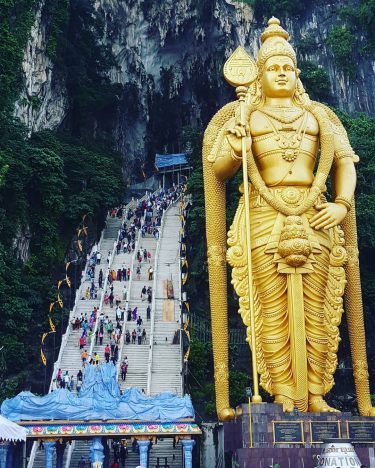 #iamtb #travelrepost Batu Caves, Kuala Lumpur #trip #travelviews #travelingran #travelblogging #travel #traveller #travelblogging #travelblogger…