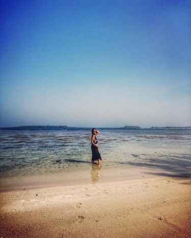 I’d let the ocean photobomb my pics any #travelphotography #igtravel #indoflashlight #holiday #tourism #globetrotter…