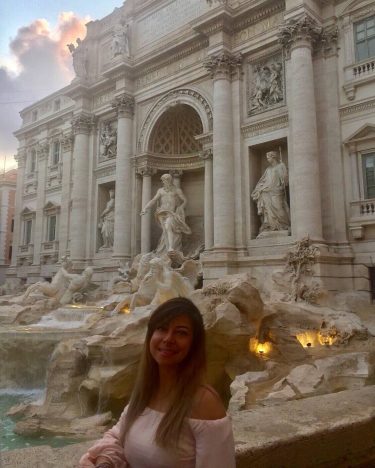 La vita e bella !!! Making a wish … • – #rome #fontanaditrevi #italy…