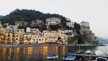 View of Cetara #backpackerstory #bestcommunitytravel #adventureinspired #makeheritage #lovetheworld #iamatraveler #discoverglobe #inspravel #neverstopexploring #happynow #bnesimppl…